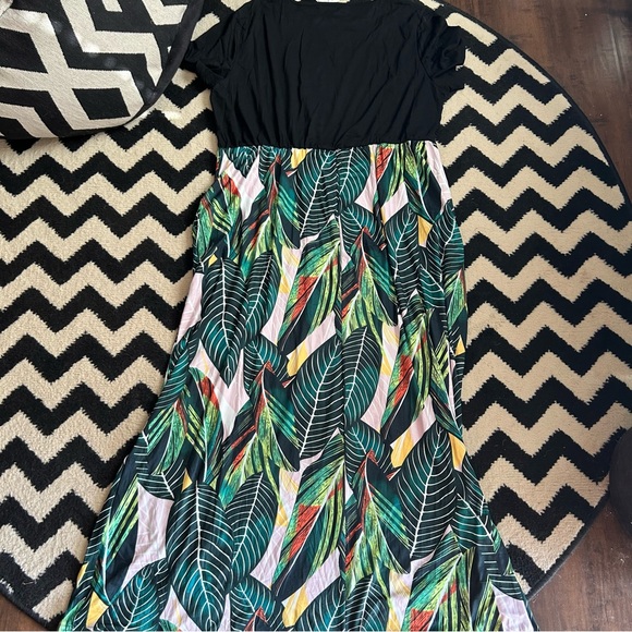 Green Leaf Maxi Dress - Picture 2 of 7